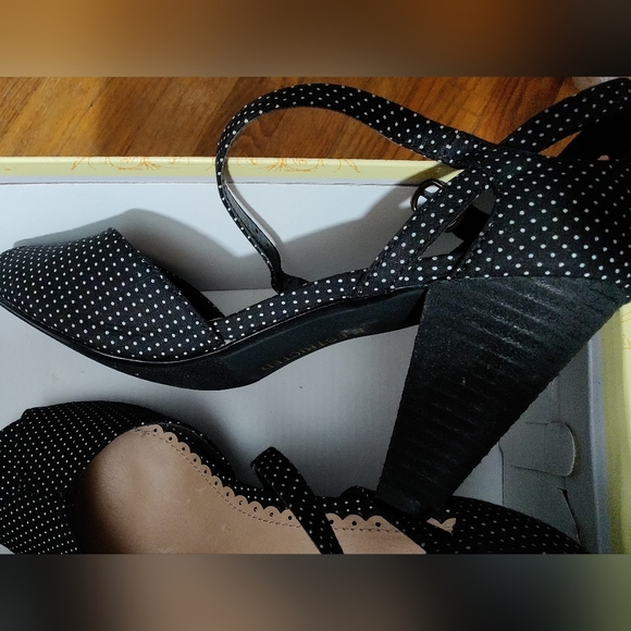 (New)Restricted - DANCING DOTS Peep Toe Polka Dot Heel Sandal (New) - Picture 8 of 11